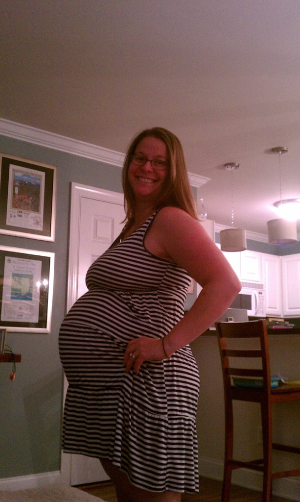 Большая беременность. Прегнант Белли беременная. Огромные животы беременных. Женщина с большим животом. Беременная женщина с большим животом.